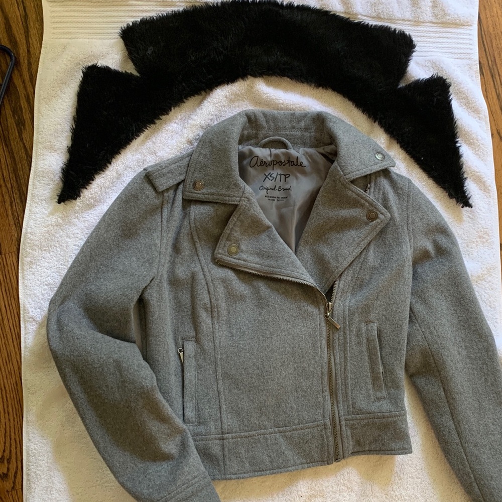 Gray blazer with detachable fur collar
